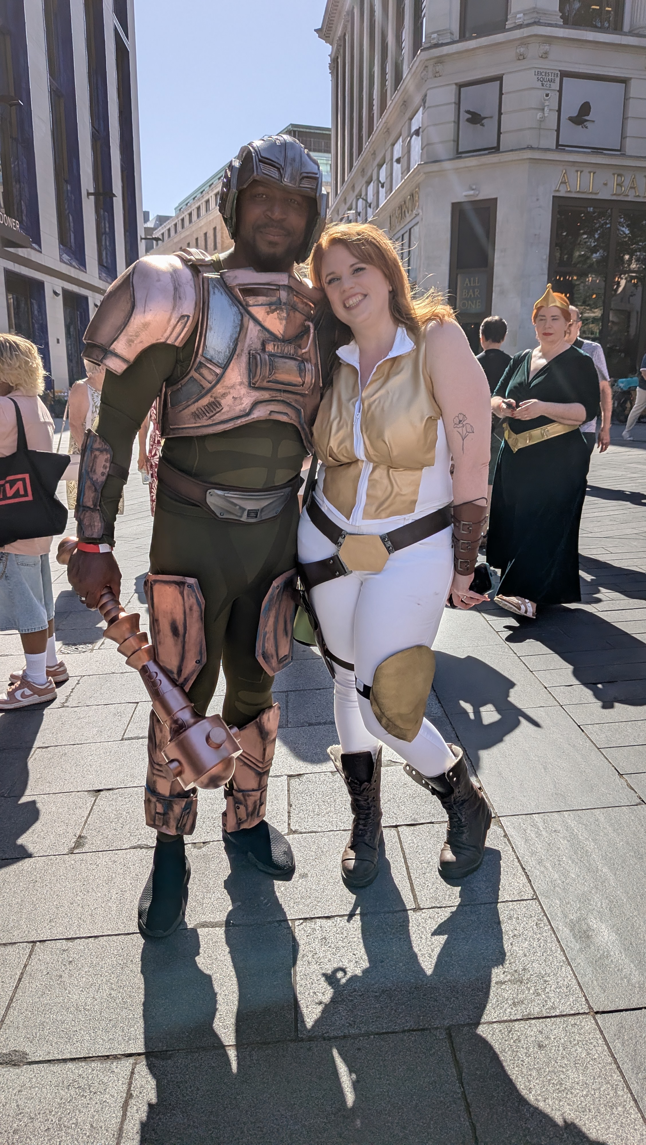 Ugo as Man-at-Arms with a fellow cosplayer at the Masters of the Universe premiere